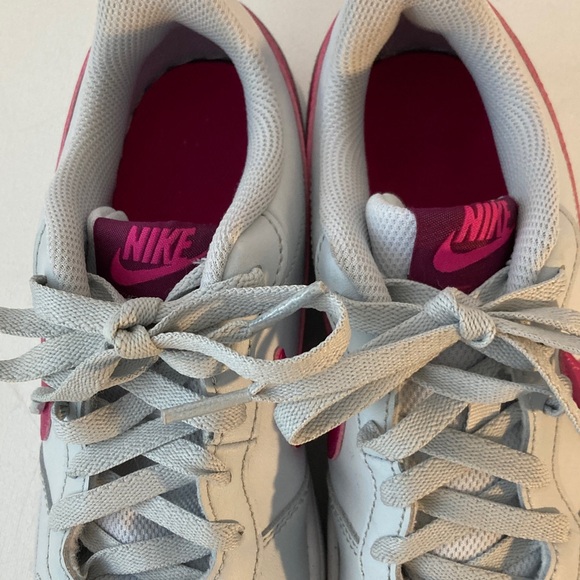 Nike Court Boroughs low 2 Platinum and Pink Athletic Size 5Y Sneakers - Picture 8 of 8